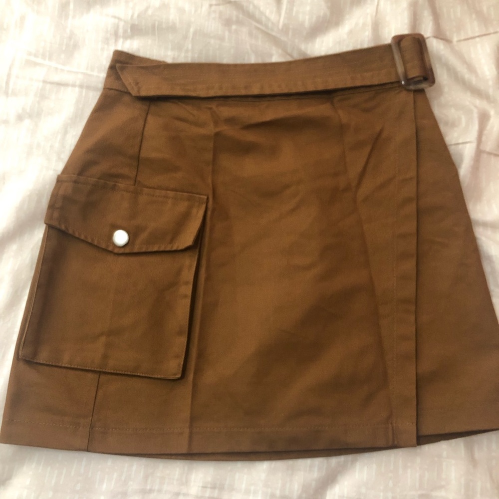 NASTY GAL- NEW WITH TAGS- brown cargo skirt - Picture 6 of 8
